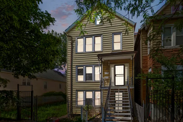 $450,000 | 8942 South Baltimore Avenue, Chicago, IL 60617