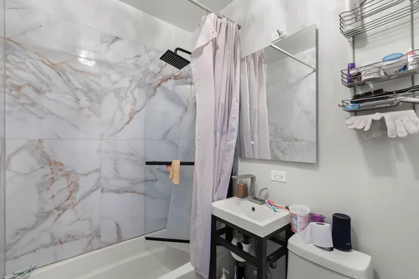 $450,000 | 8942 South Baltimore Avenue, Chicago, IL 60617