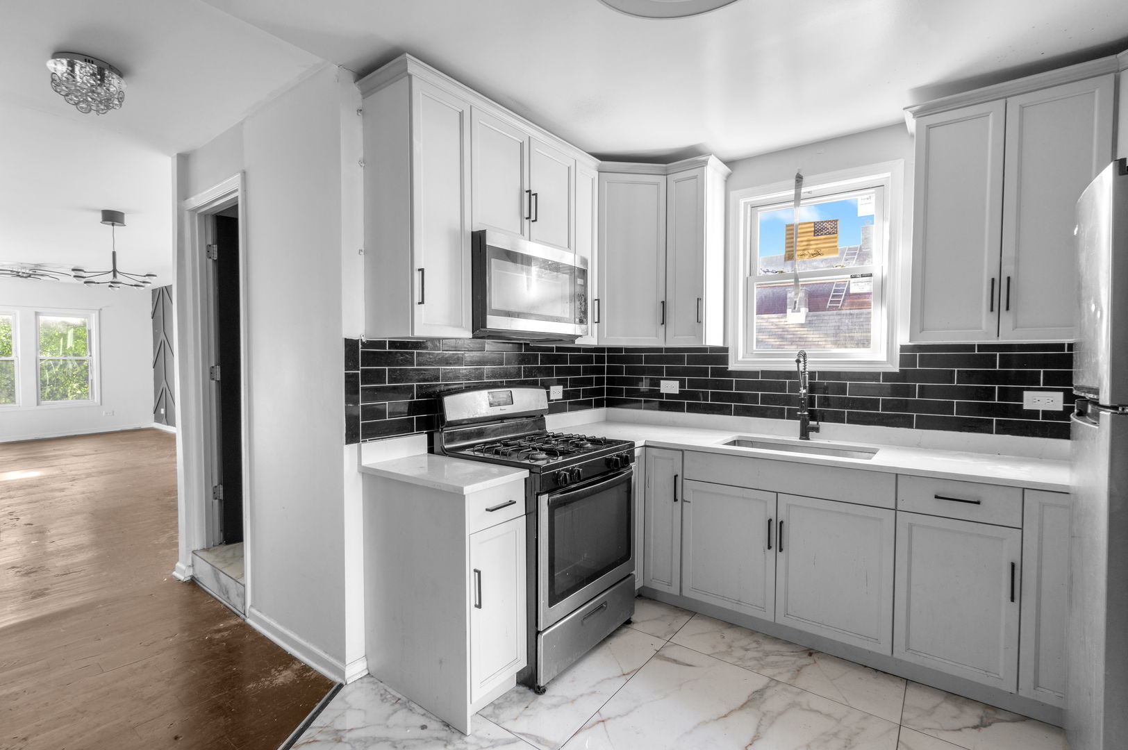 8942 South Baltimore Avenue Chicago, IL 60617 - Photo 5 of 17