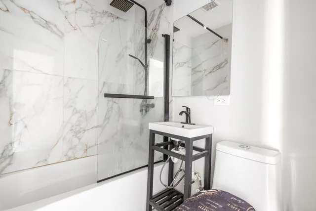 $450,000 | 8942 South Baltimore Avenue, Chicago, IL 60617