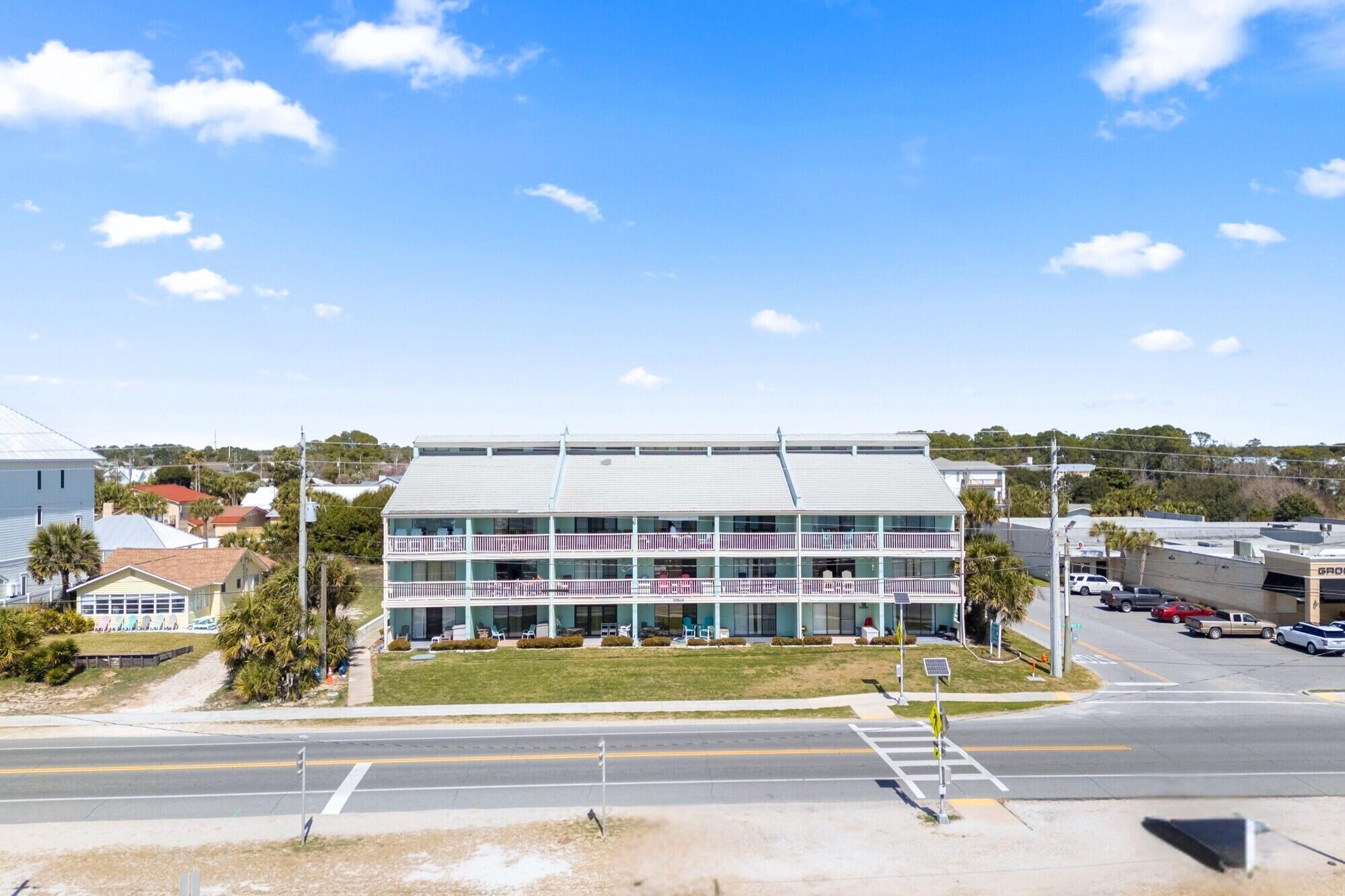 19504 Front Beach Road, Unit 1006 Panama City Beach, FL 32413 - Photo 34 of 34 a view of a large building