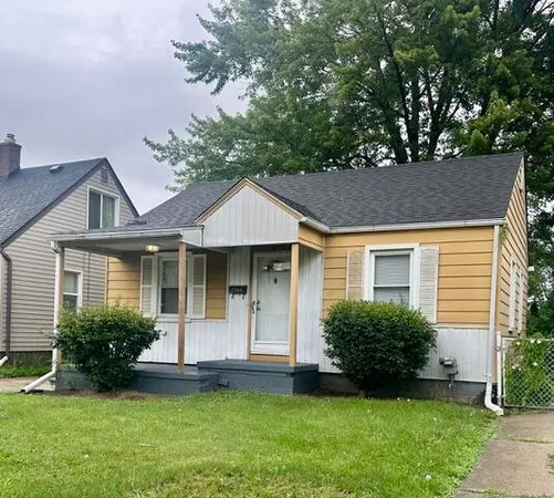$124,900 | 22058 Lambrecht Avenue, Eastpointe, MI 48021
