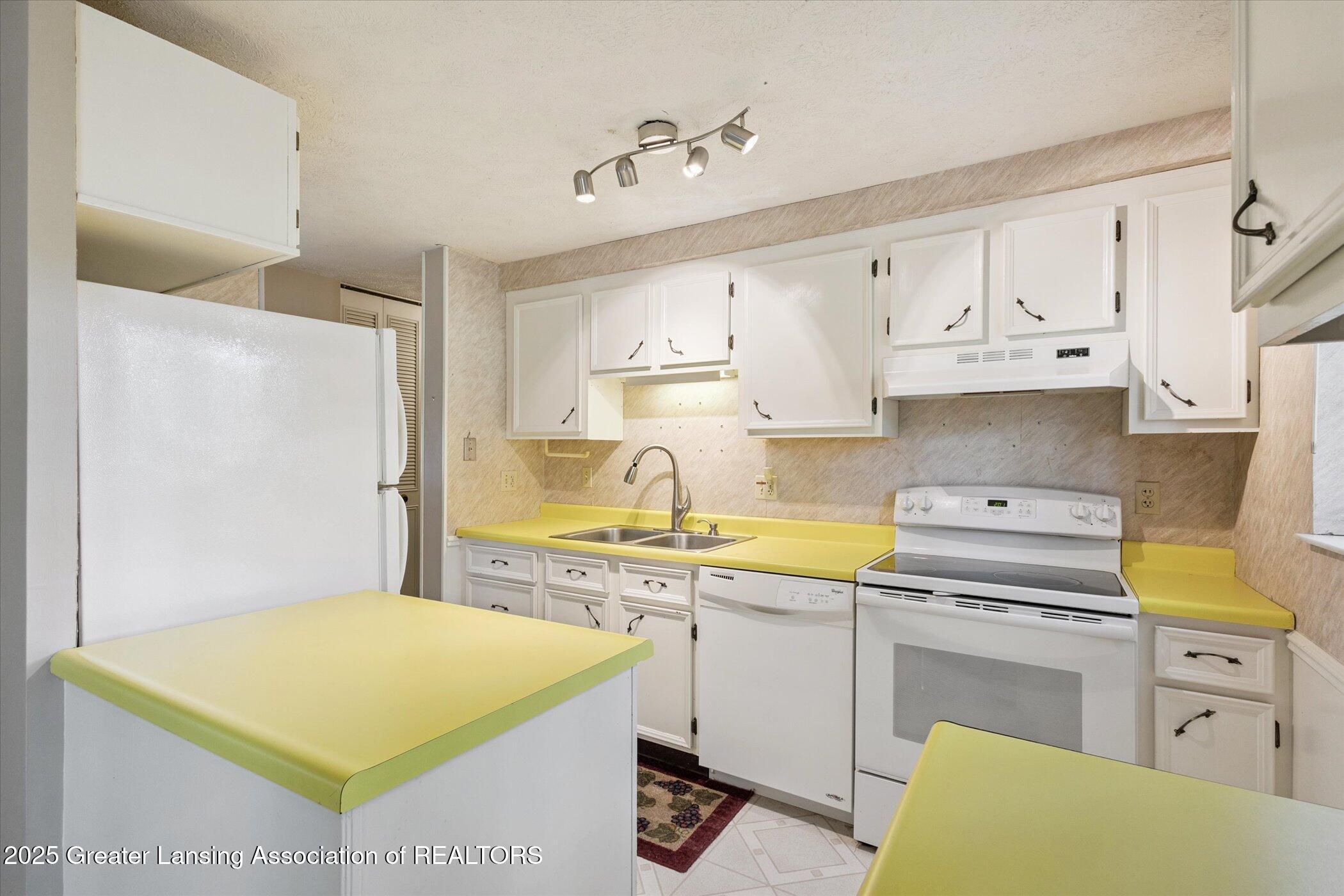 3024 Norwich Road Lansing, MI 48911 - Photo 14 of 38 16-3024-Norwich-Rd-Lansing-MI-48911-Wind