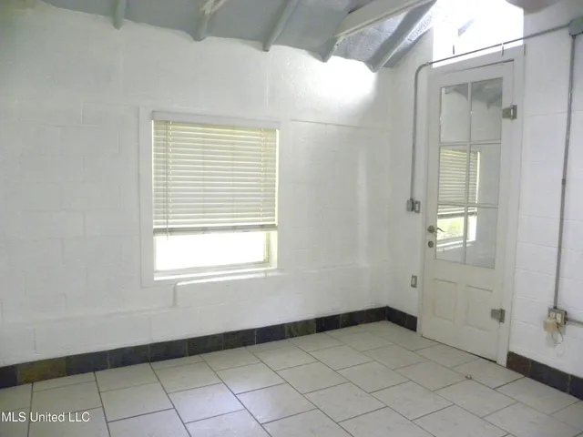 $1,050 | 2096 Pat Lane, Unit B, Biloxi, MS 39531