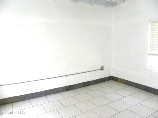 $1,050 | 2096 Pat Lane, Unit B, Biloxi, MS 39531