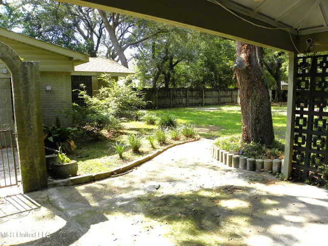 $1,050 | 2096 Pat Lane, Unit B, Biloxi, MS 39531