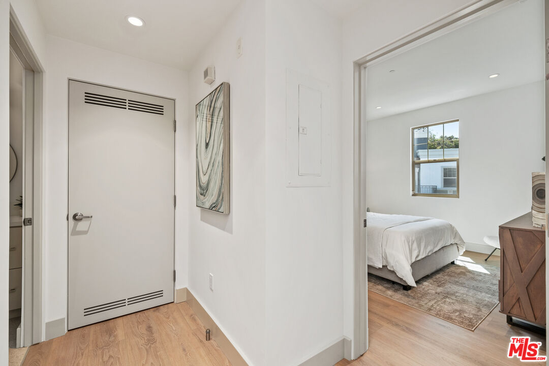 130 South Sepulveda Boulevard, Unit 101 Los Angeles, CA 90049 - Photo 15 of 23 Gallery Image 15