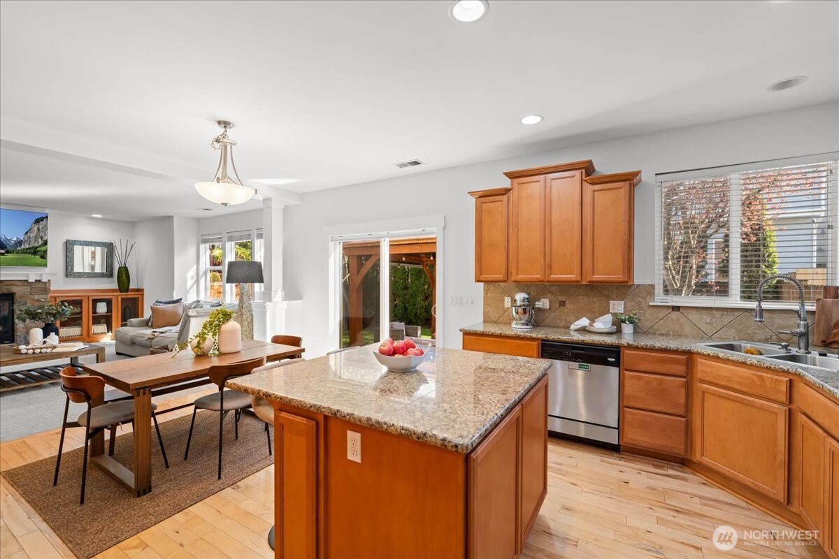 5221 Northeast 7th Place Renton, WA 98059 - Photo 16 of 40 Gallery Image 16