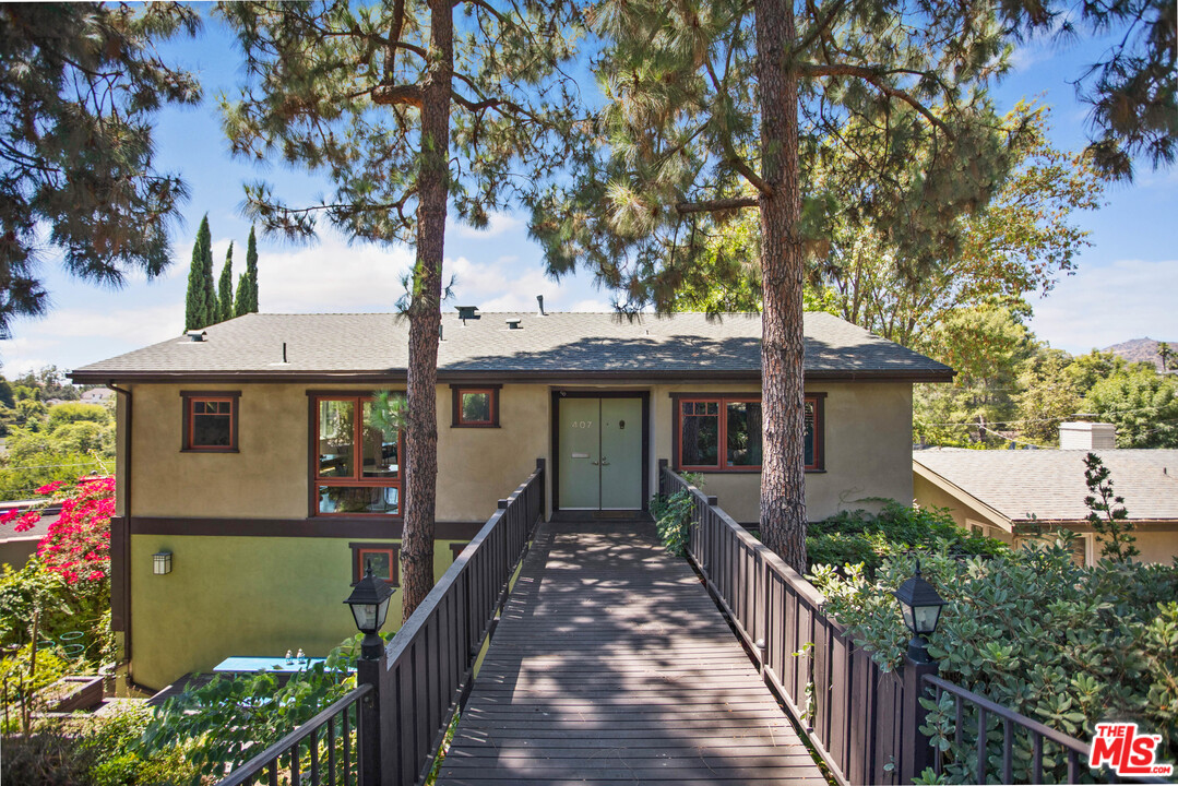 407 Cherry Drive Pasadena, CA 91105 - Photo 2 of 41