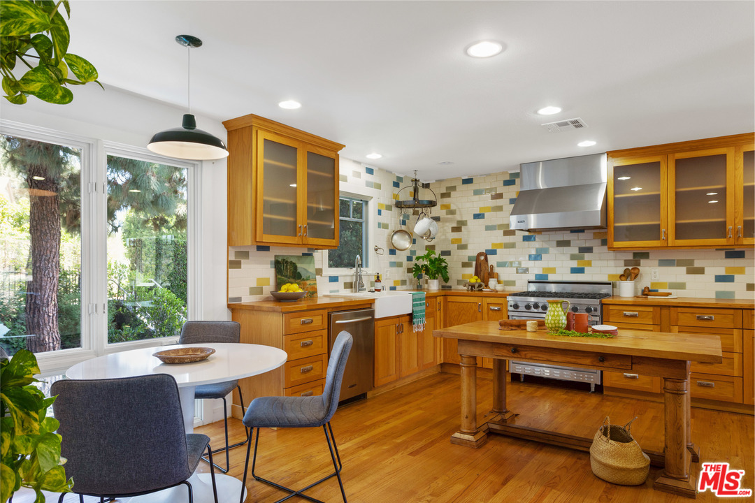 407 Cherry Drive Pasadena, CA 91105 - Photo 15 of 41