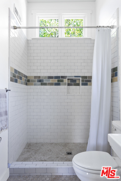 407 Cherry Drive Pasadena, CA 91105 - Photo 9 of 41