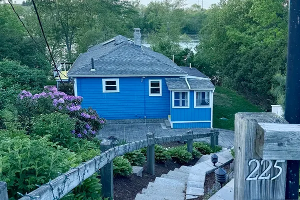 $559,000 | 225 Riverside Drive, Dedham, MA 02026