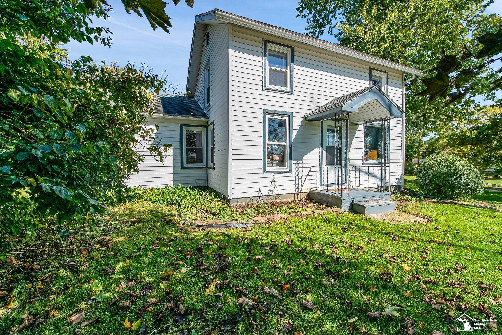 7074 West Cadmus Road Adrian, MI 49221 - Photo 3 of 41 50124532-4.JPG