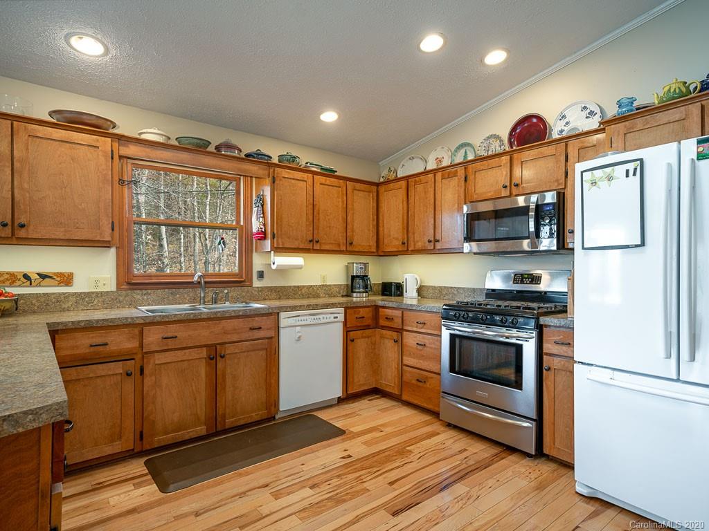 926 Ransom Silvers Road Burnsville, NC 28714 - Photo 12 of 41 Gallery Image 12