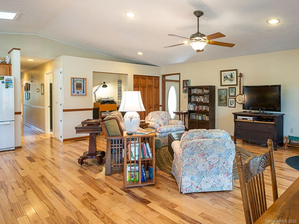 926 Ransom Silvers Road Burnsville, NC 28714 - Photo 10 of 41 Gallery Image 10