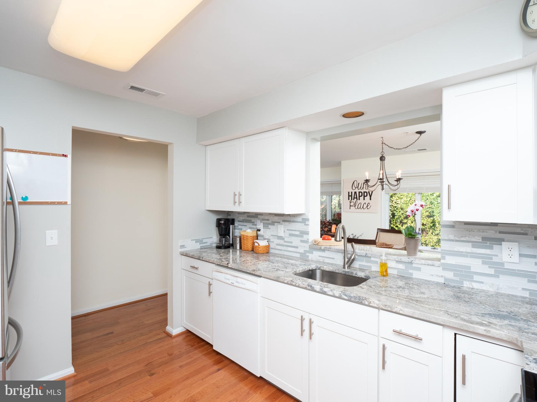 425 Pleasanton Road, Unit C22 Westminster, MD 21157 - Photo 4 of 29 Kitchen