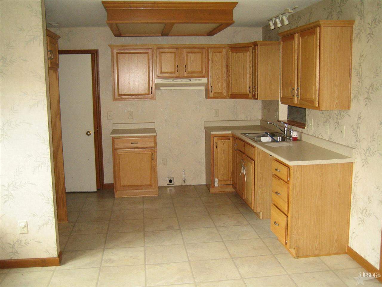 8809 Winchester Ridge Drive Fort Wayne, IN 46819 - Photo 3 of 5 Gallery Image 3