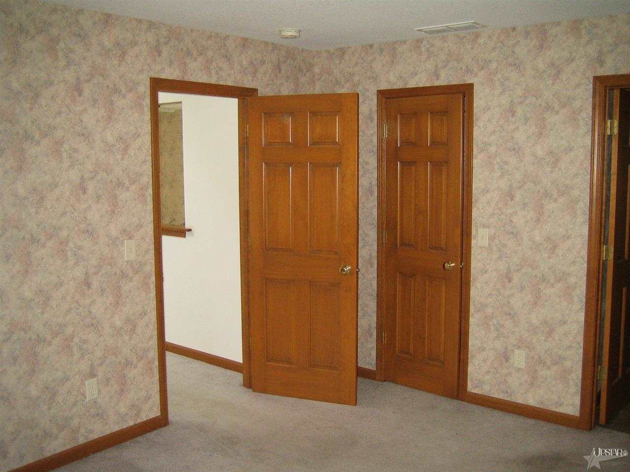 8809 Winchester Ridge Drive Fort Wayne, IN 46819 - Photo 4 of 5 Gallery Image 4