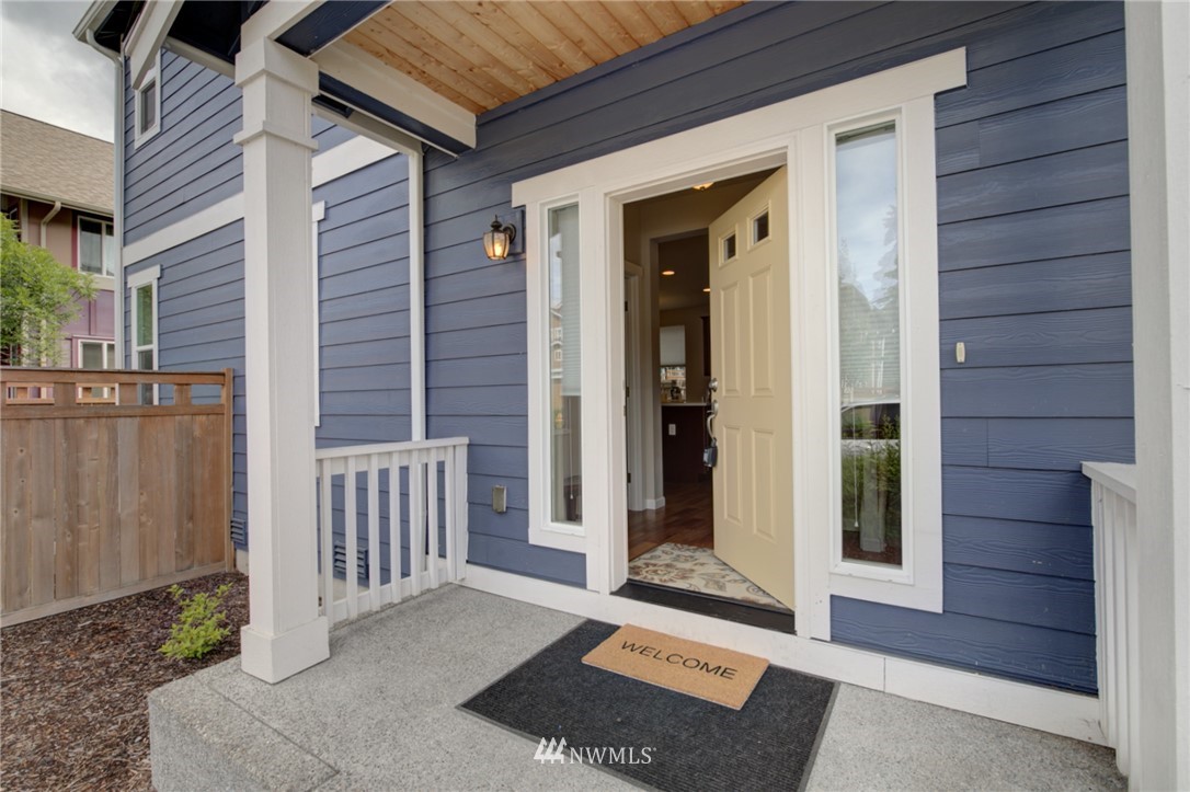 462 Southwest 111th Street Seattle, WA 98146 - Photo 2 of 37 Gallery Image 2