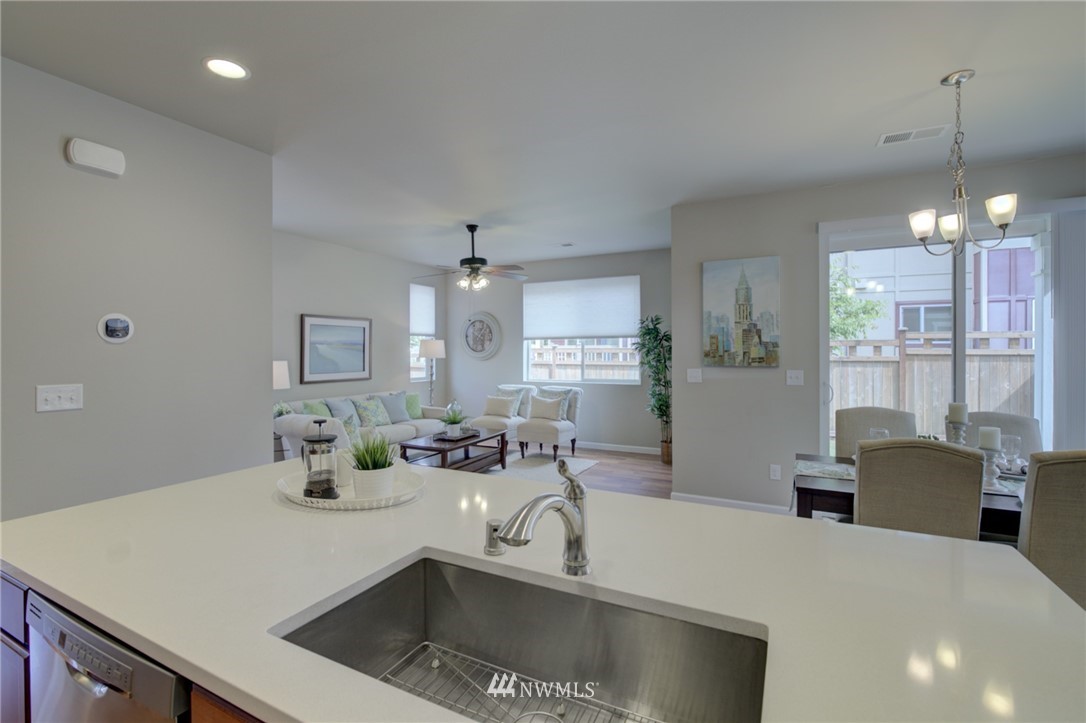 462 Southwest 111th Street Seattle, WA 98146 - Photo 12 of 37 Gallery Image 12