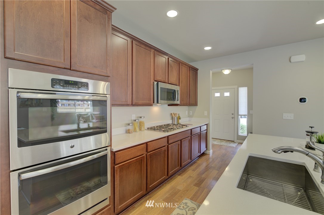 462 Southwest 111th Street Seattle, WA 98146 - Photo 15 of 37 Gallery Image 15