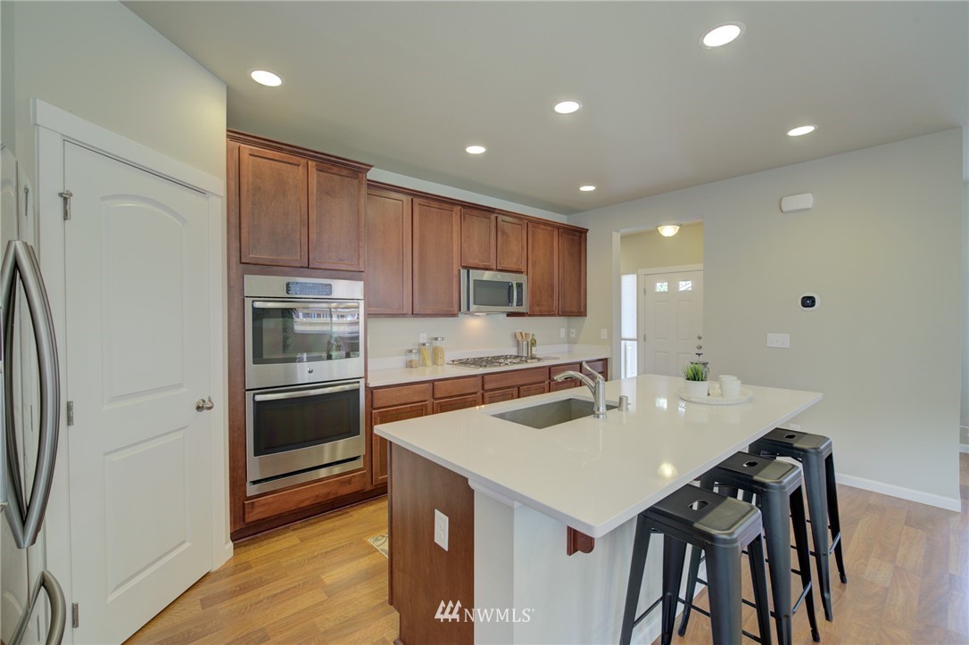 462 Southwest 111th Street Seattle, WA 98146 - Photo 16 of 37 Gallery Image 16