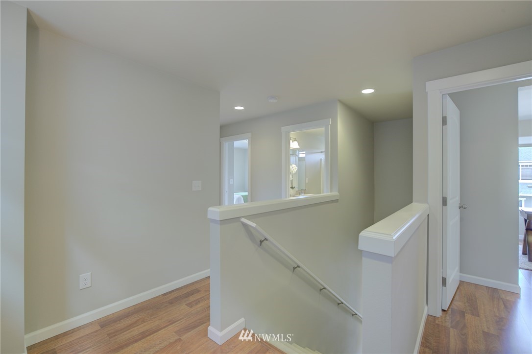 462 Southwest 111th Street Seattle, WA 98146 - Photo 21 of 37 Gallery Image 21