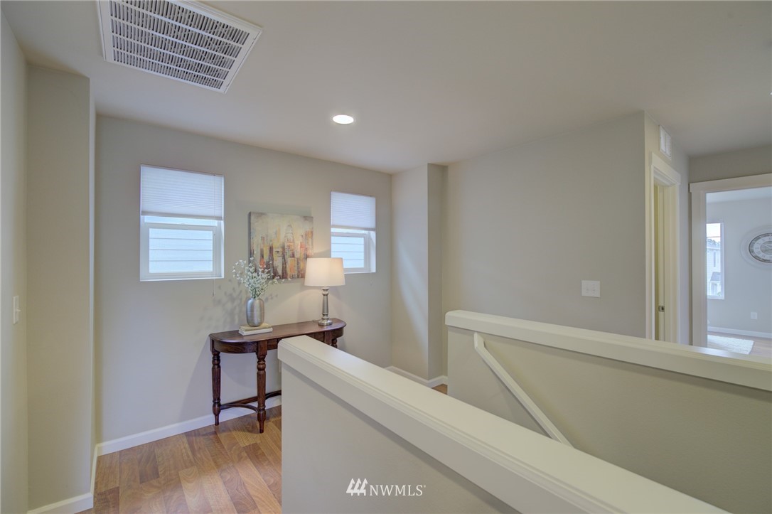 462 Southwest 111th Street Seattle, WA 98146 - Photo 22 of 37 Gallery Image 22