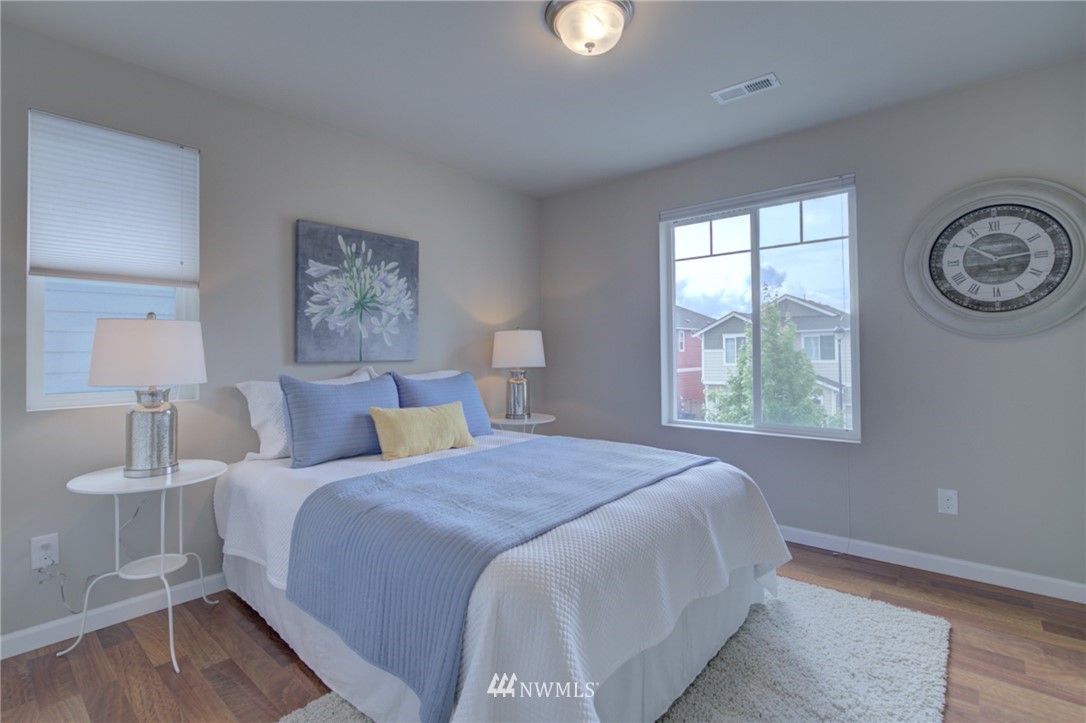 462 Southwest 111th Street Seattle, WA 98146 - Photo 30 of 37 Gallery Image 30