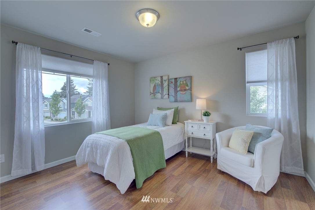 462 Southwest 111th Street Seattle, WA 98146 - Photo 31 of 37 Gallery Image 31