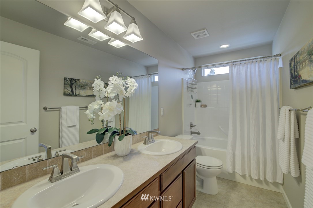 462 Southwest 111th Street Seattle, WA 98146 - Photo 32 of 37 Gallery Image 32