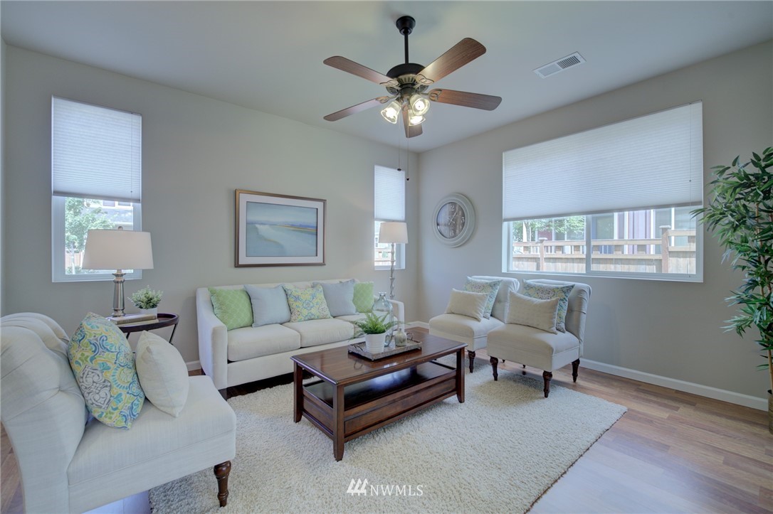 462 Southwest 111th Street Seattle, WA 98146 - Photo 6 of 37 Gallery Image 6