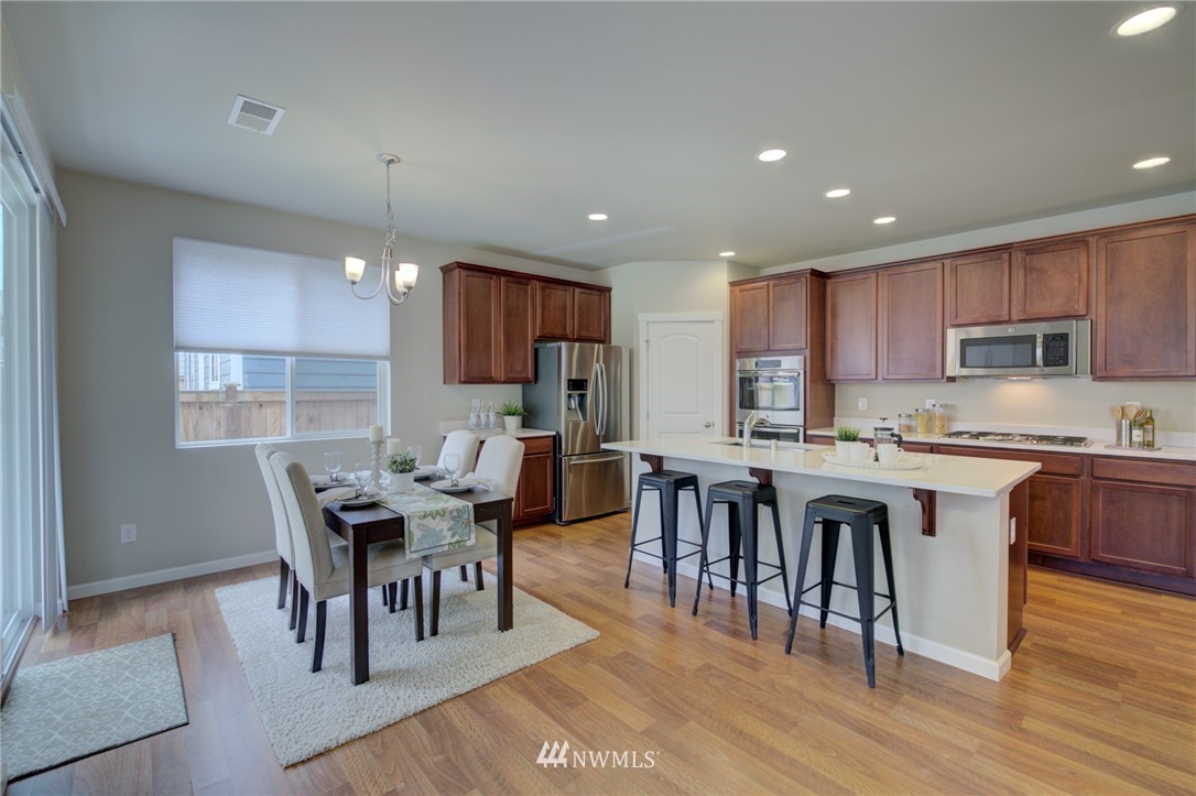 462 Southwest 111th Street Seattle, WA 98146 - Photo 10 of 37 Gallery Image 10