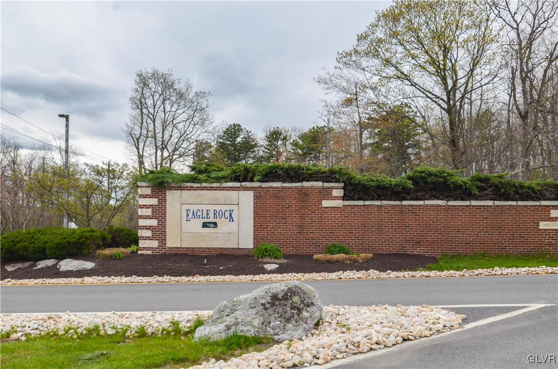 363 Inverness Lane Hazleton, PA 18202 - Photo 2 of 6 Gallery Image 2
