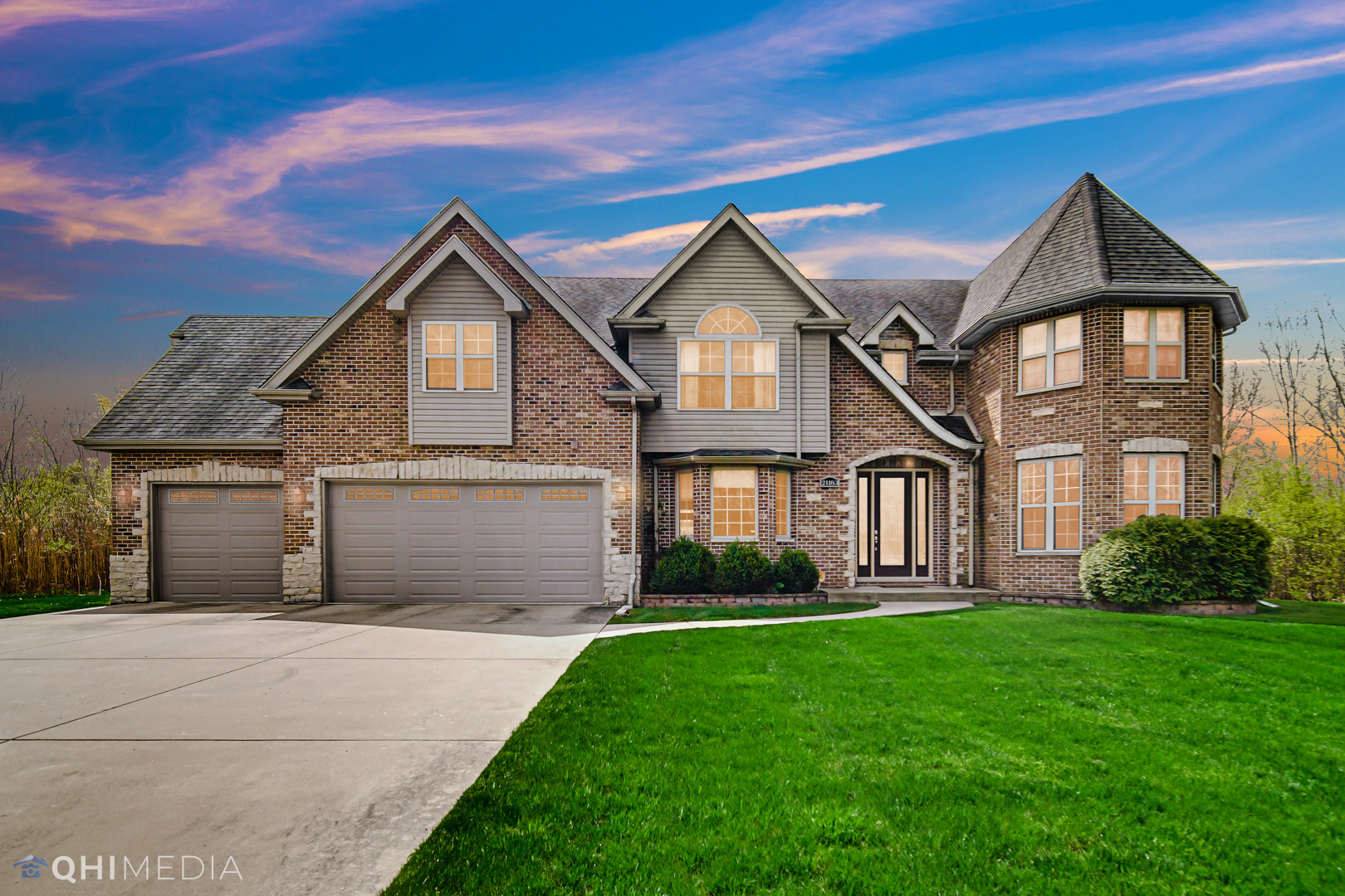 Undisclosed Address Steger, IL 60475 - Photo 29 of 29 a front view of a house with a garden and plants