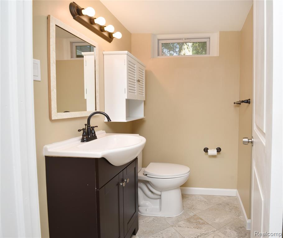 2261 Dunstable Road Birmingham, MI 48009 - Photo 28 of 39