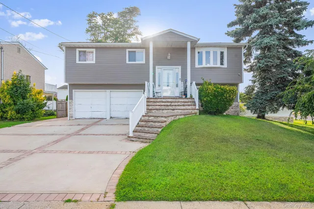 $710,000 | 1 Ozone Place, Massapequa, NY 11758