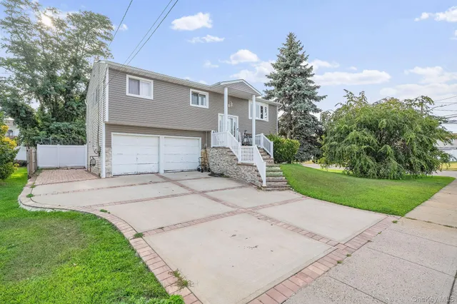 $710,000 | 1 Ozone Place, Massapequa, NY 11758