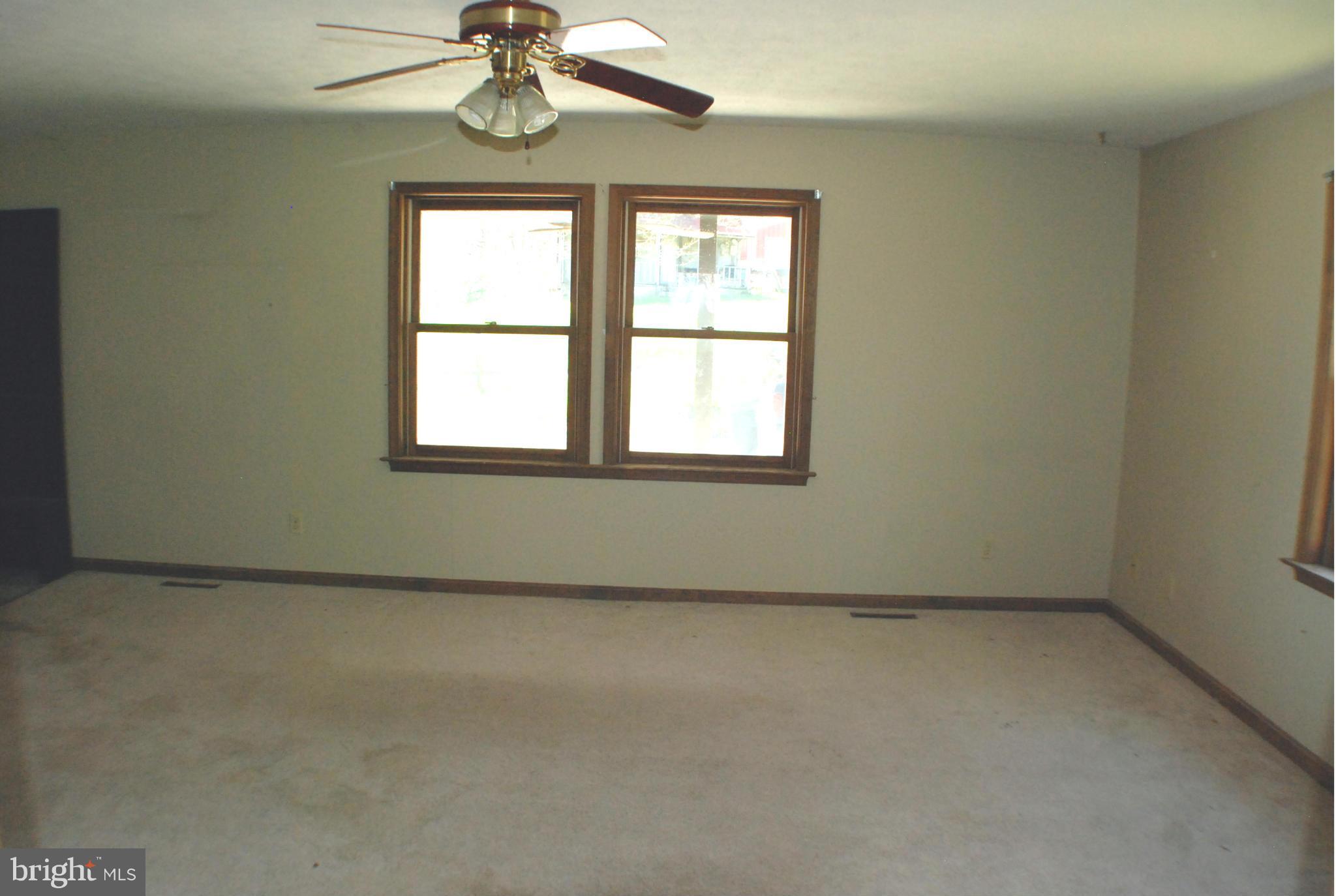 333 Riding Chapel Road Stephens City, VA 22655 - Photo 8 of 30 Living Room