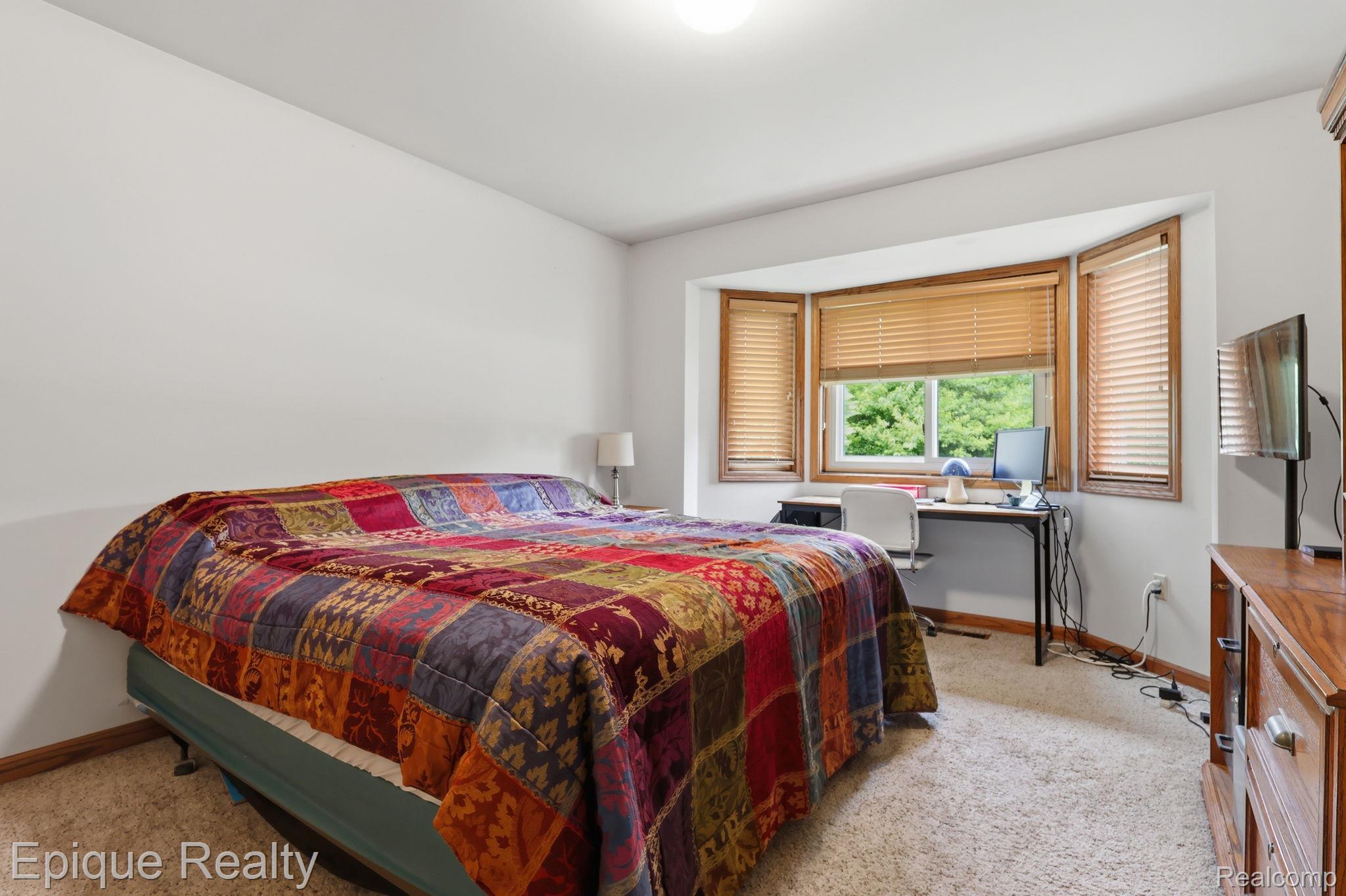 2348 Rochester Road Leonard, MI 48367 - Photo 17 of 31 17-web-or-mls-5Q6A4844 Phil Tuttle.jpg