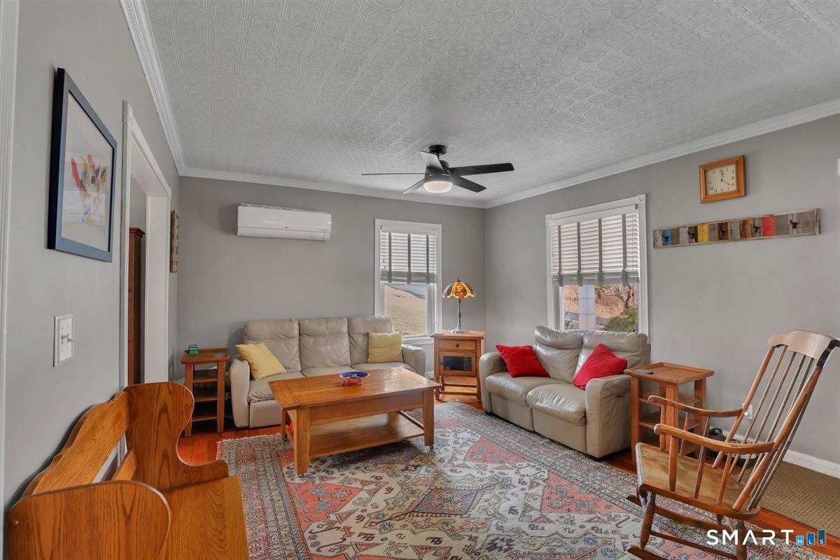 153 Country Club Road Middletown, CT 06457 - Photo 12 of 39 Living Room