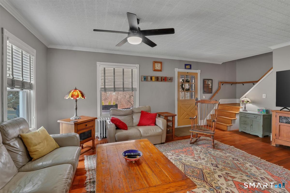 153 Country Club Road Middletown, CT 06457 - Photo 13 of 39 Living Room