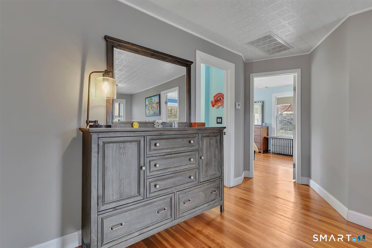 153 Country Club Road Middletown, CT 06457 - Photo 27 of 39 Upper Floor Foyer