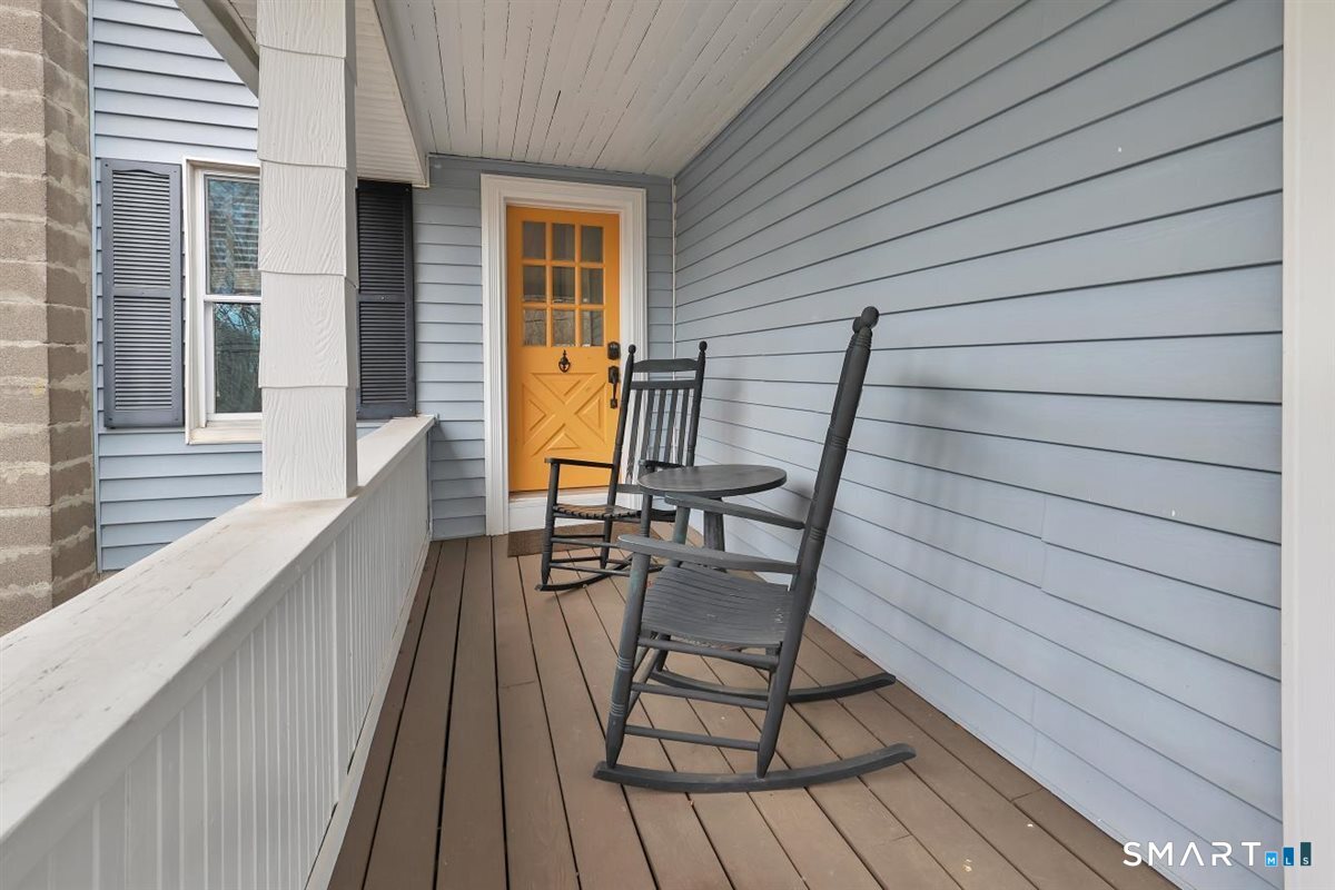 153 Country Club Road Middletown, CT 06457 - Photo 5 of 39 Front Porch