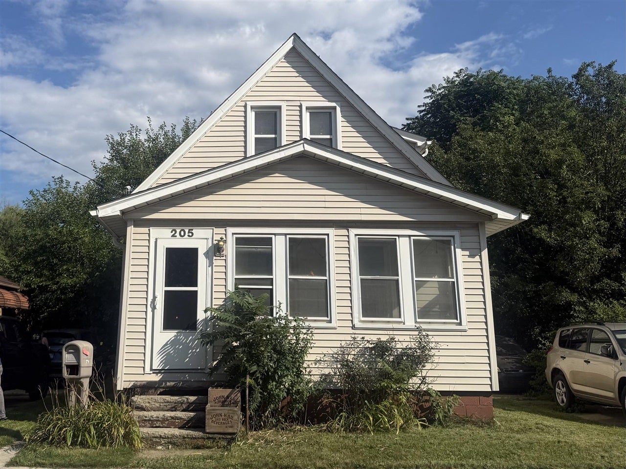 205 Haltiner Street River Rouge, MI 48218 - Photo 2 of 25 Gallery Image 2