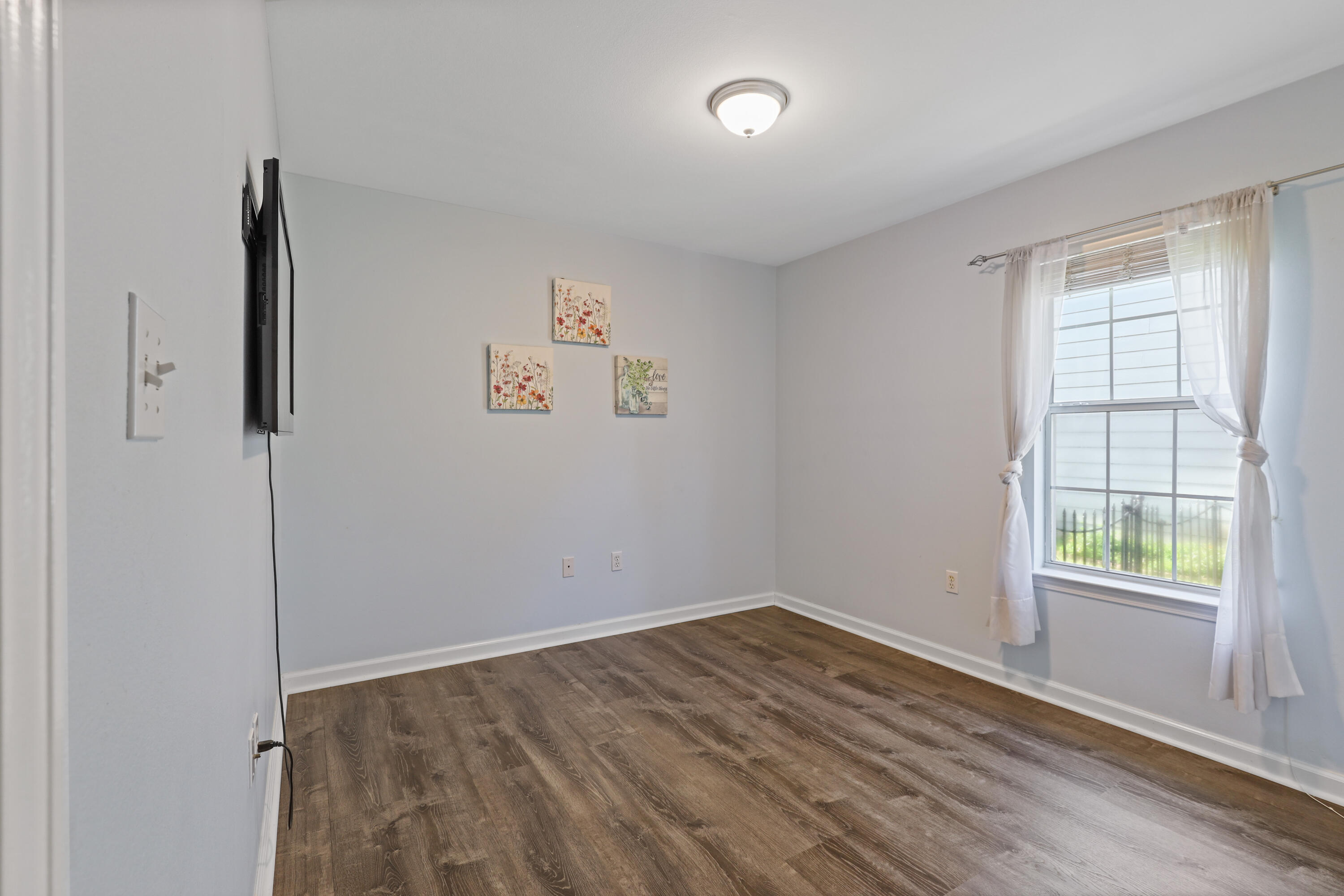 90 Hidden Lakes Drive Miramar Beach, FL 32550 - Photo 10 of 18 an empty room with a window