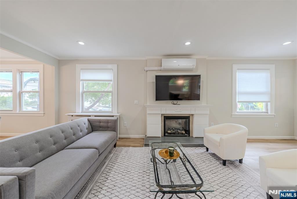 933 Maple Avenue Ridgefield, NJ 07657 - Photo 15 of 33