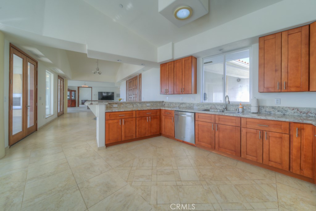 1991 Via Ladera Fallbrook, CA 92028 - Photo 11 of 69 Kitchen