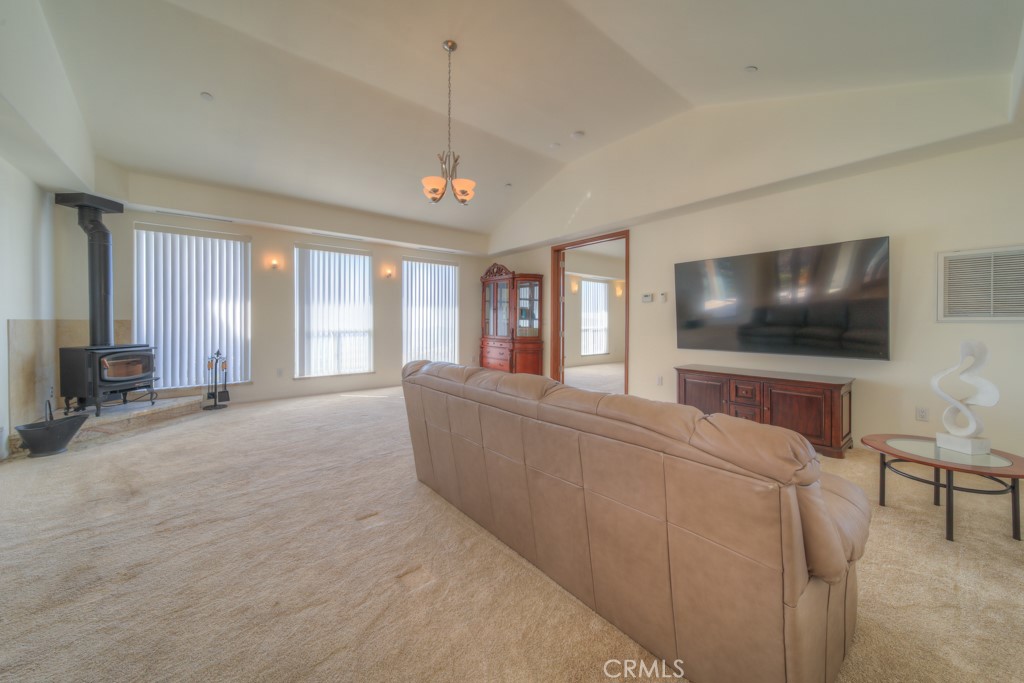1991 Via Ladera Fallbrook, CA 92028 - Photo 16 of 69 Living Room