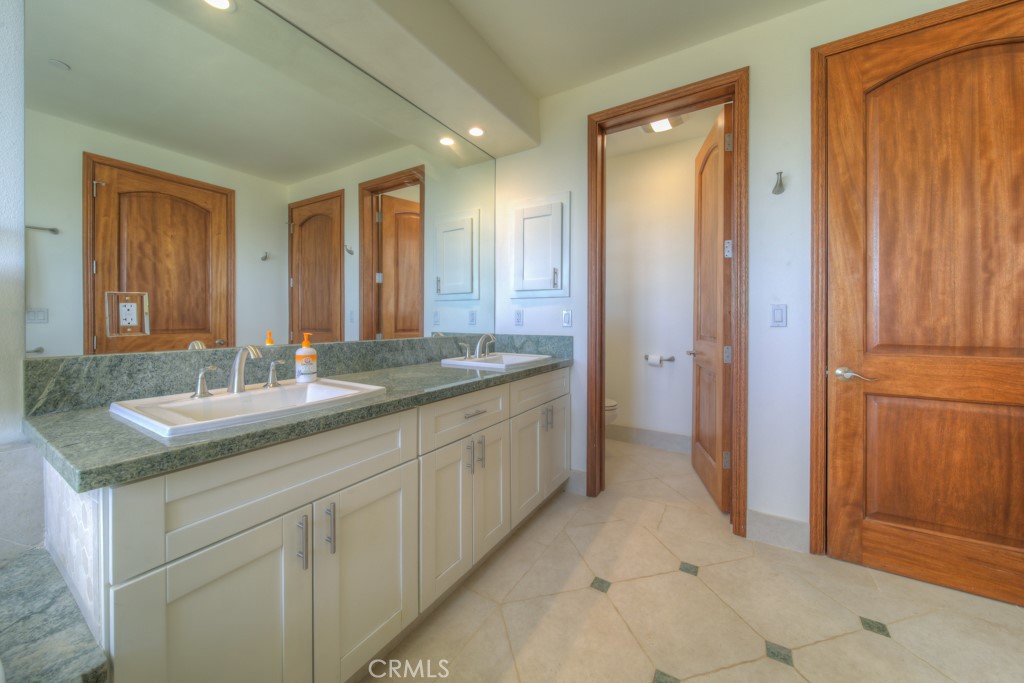 1991 Via Ladera Fallbrook, CA 92028 - Photo 25 of 69 Master Bath